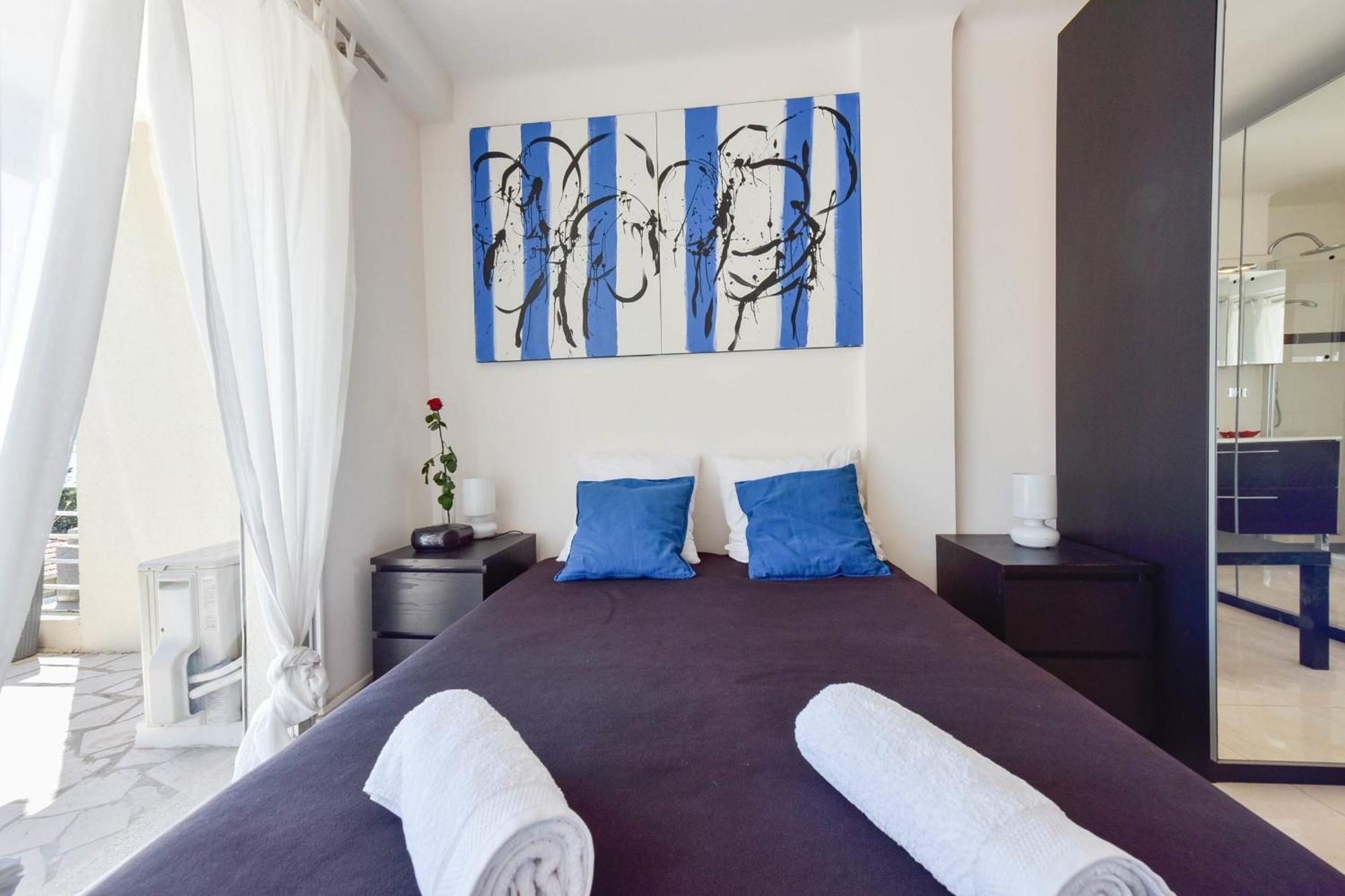 Cozy Top-floor 2-br Terrace And Sea View